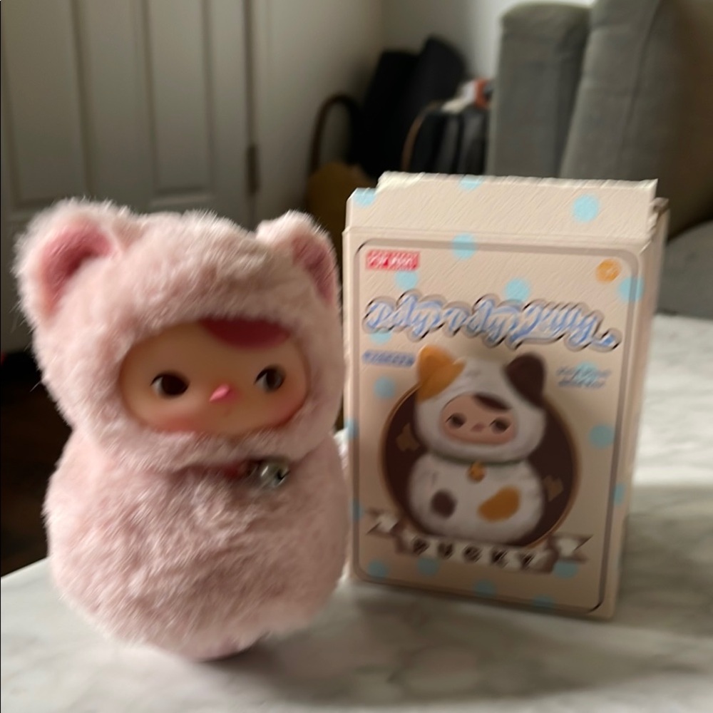 POP Mart SOLD OUT pucky roly poly kitty